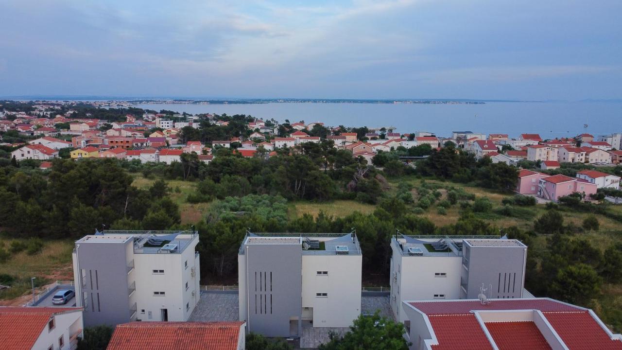 Number One Apartments Vir Esterno foto