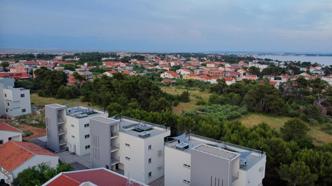 Number One Apartments Vir Esterno foto